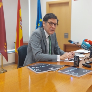 El presidente del TSJ de Murcia durante la presentación de la actividad de juzgados y tribunales de la Región el año pasado